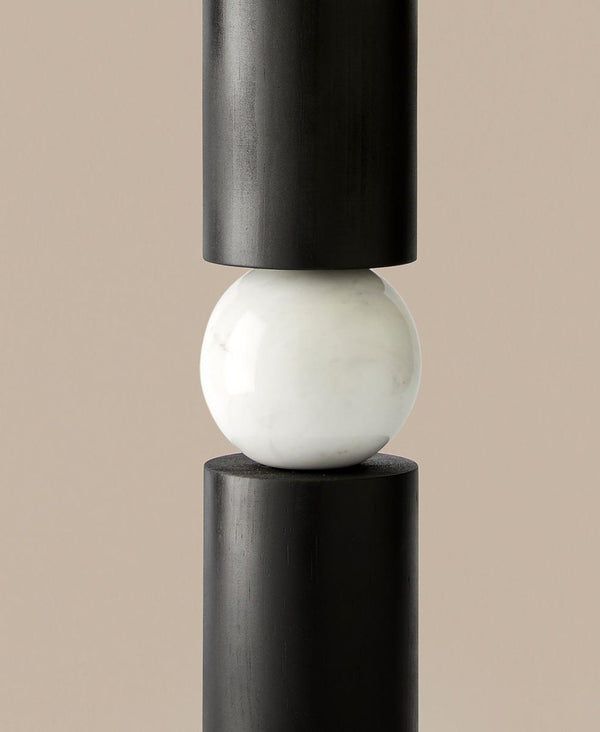 Alda Ahşap ve Mermer Detaylı Abajur