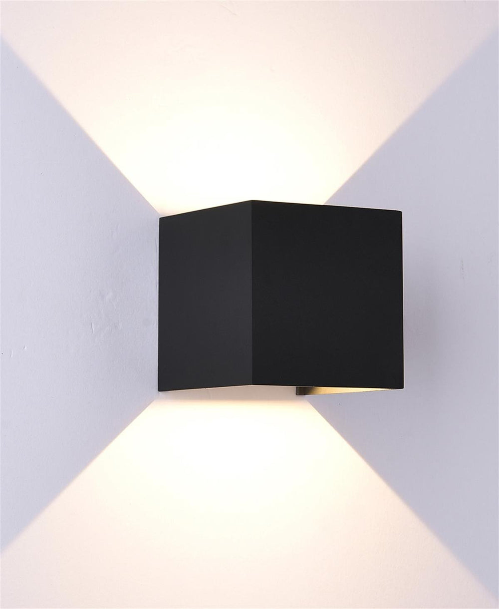 DAVOS 10x10 SİYAH APLİK