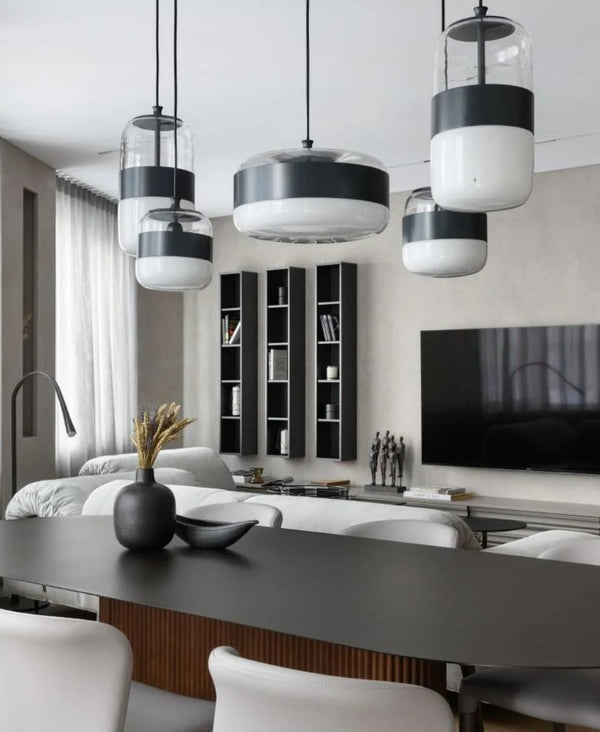 Futura M Siyah Beyaz Sarkıt