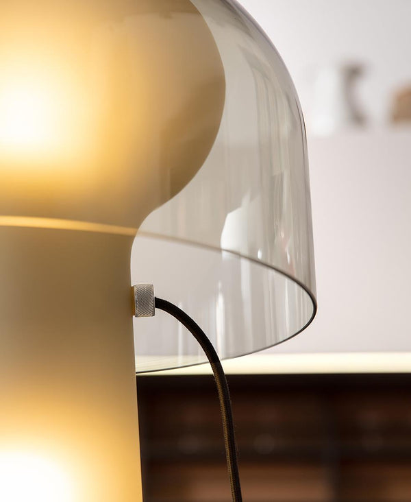 Lilly Füme Cam Masa Lambası